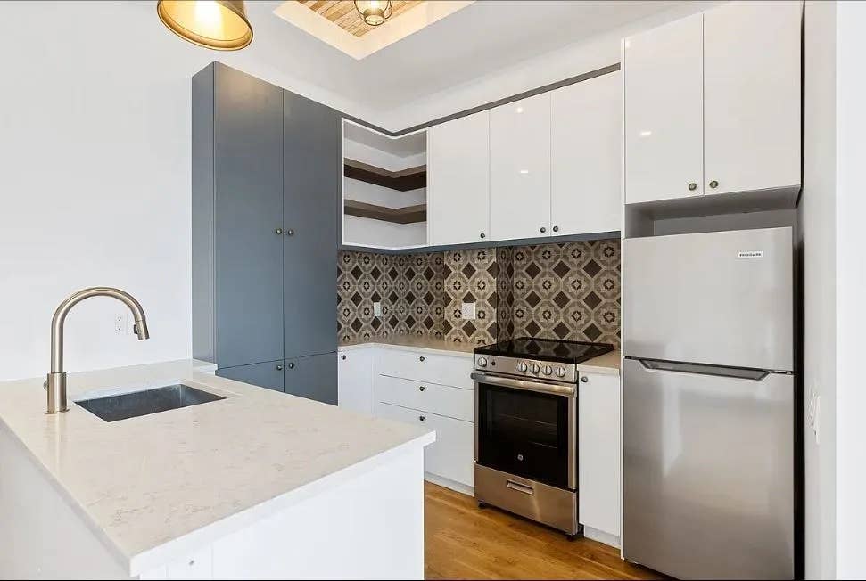 1Bed  in a luxury 2-bed apartment.