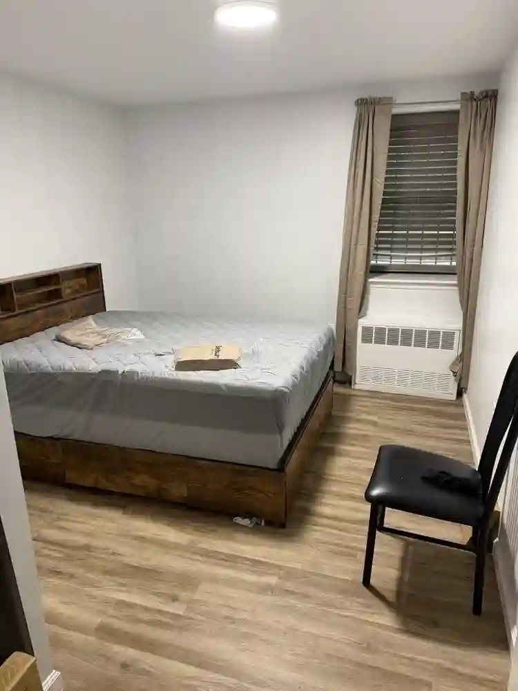 Room available 4/1/26