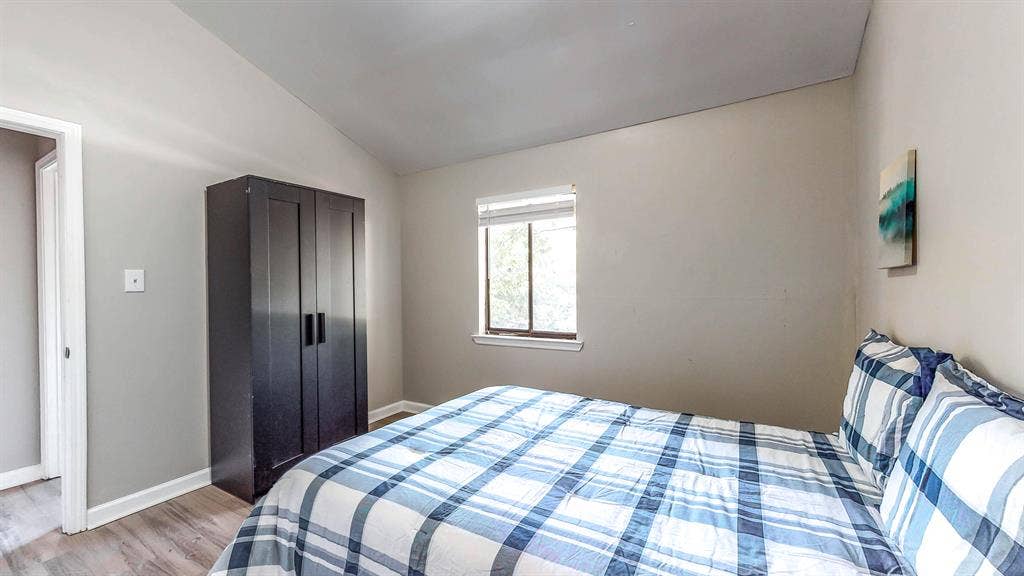 11 BR in Rex