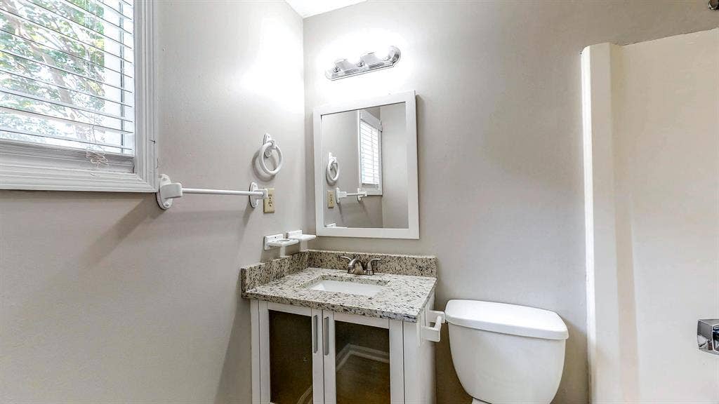 11 BR in Rex