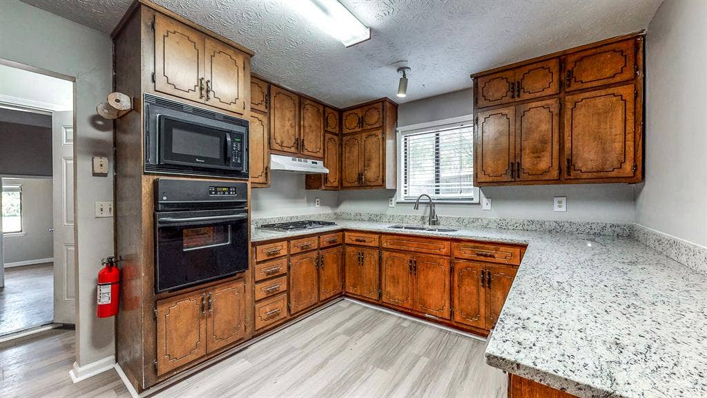11 BR in Rex