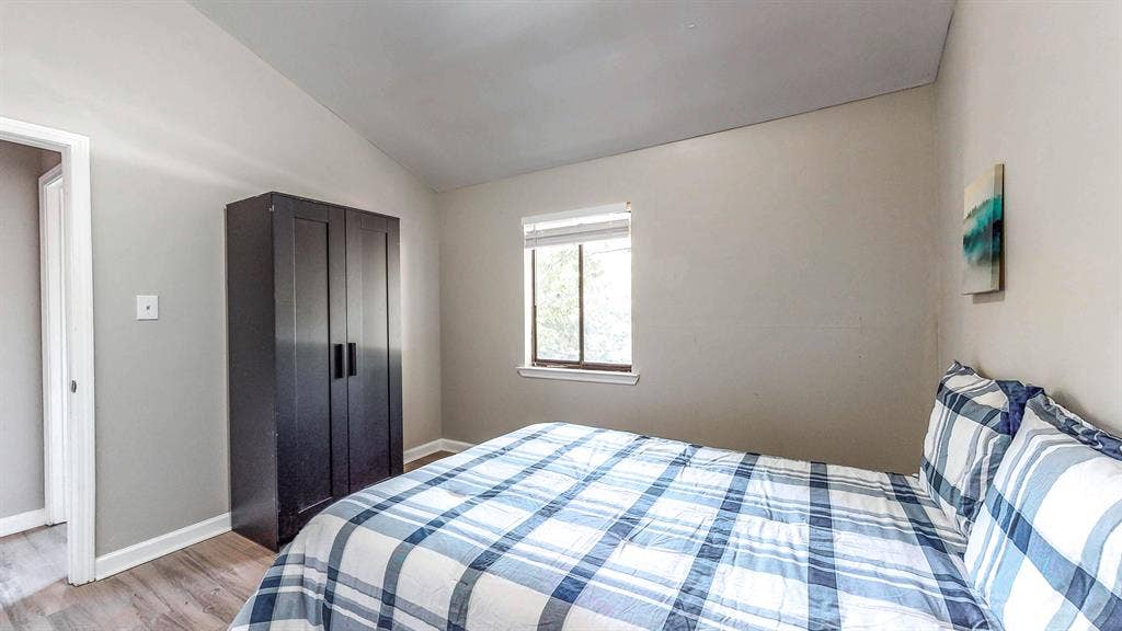 11 BR in Rex