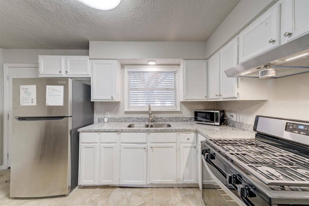 6 BR in Pasadena