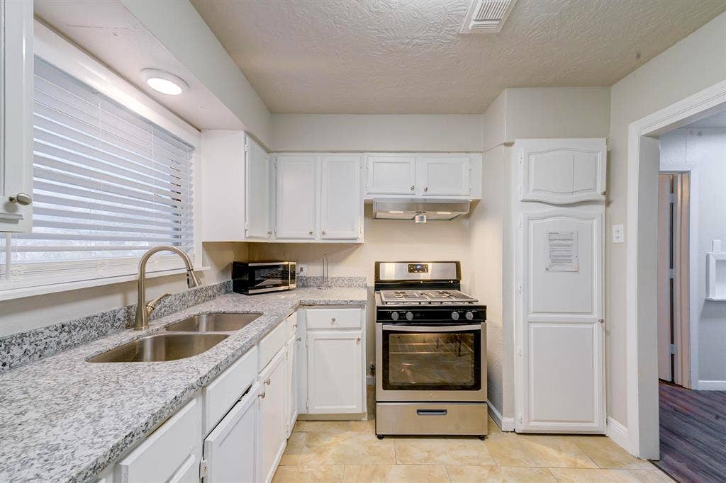 6 BR in Pasadena