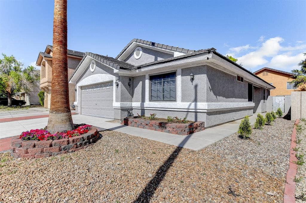 4 BR in Las Vegas