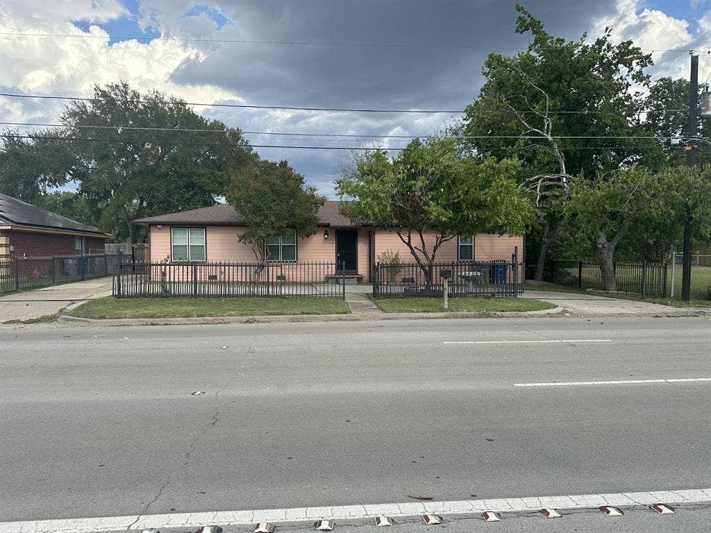 10 BR in Dallas