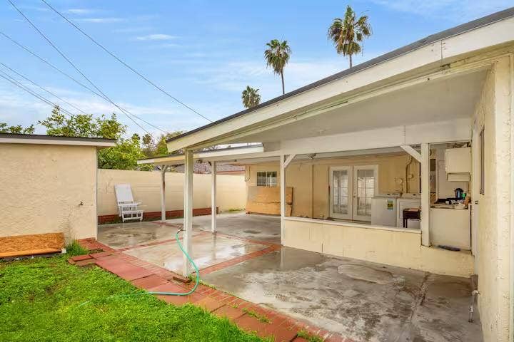 4 BR in Carson