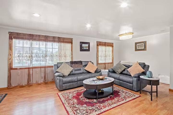 4 BR in Carson
