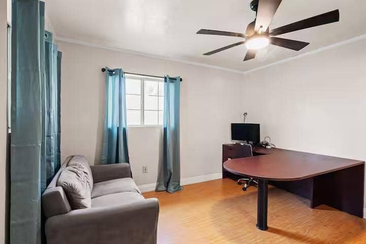 4 BR in Carson
