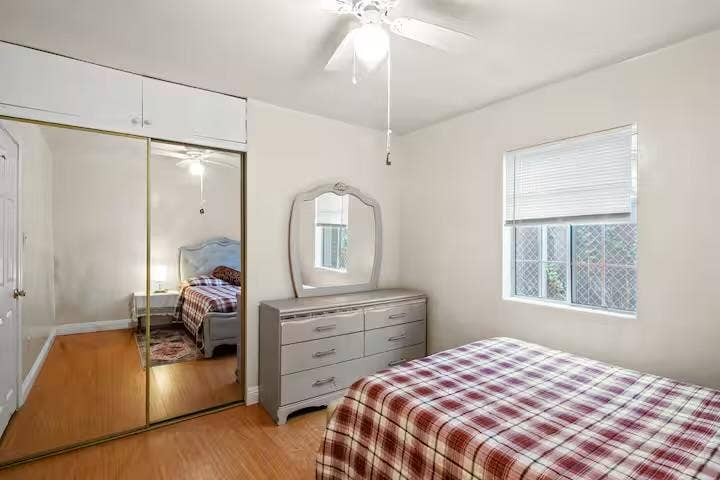 4 BR in Carson
