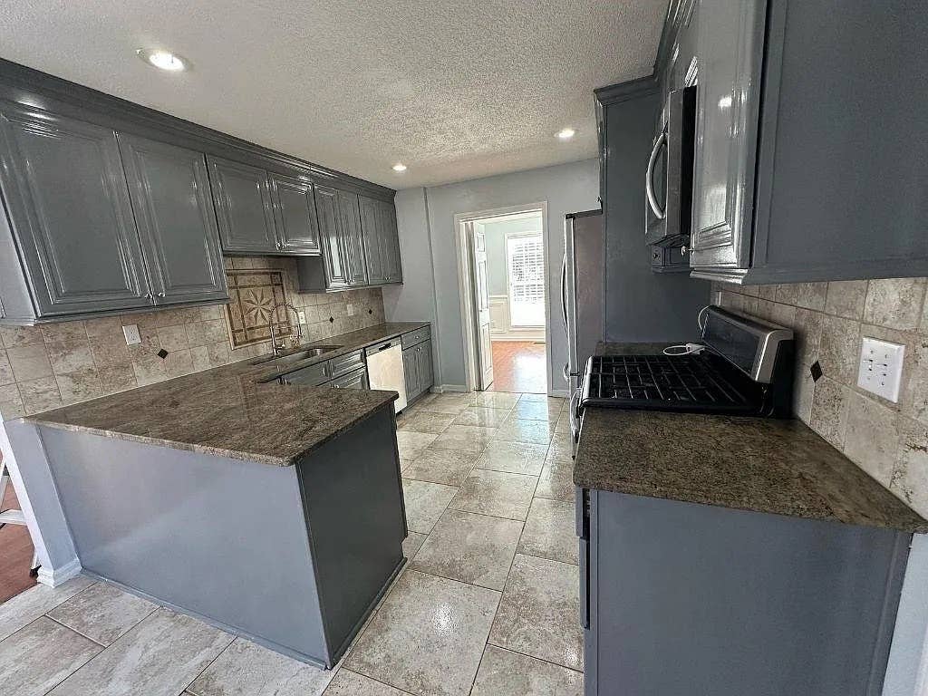 4 BR in Grayson