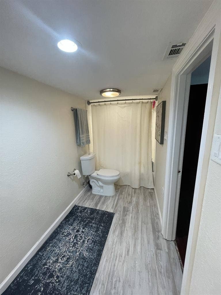Beautiful furnished bdr w/bathroom