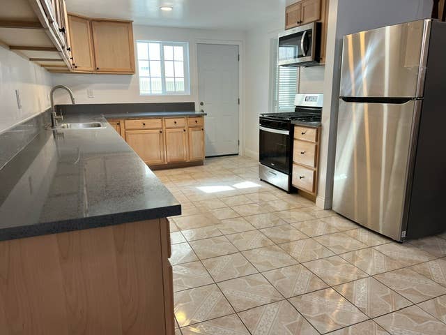 HUGE Master Bedroom PrivateBathroom