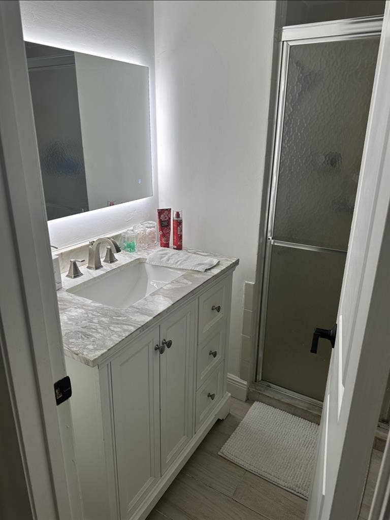 Short-Term Room – 3 Months Only