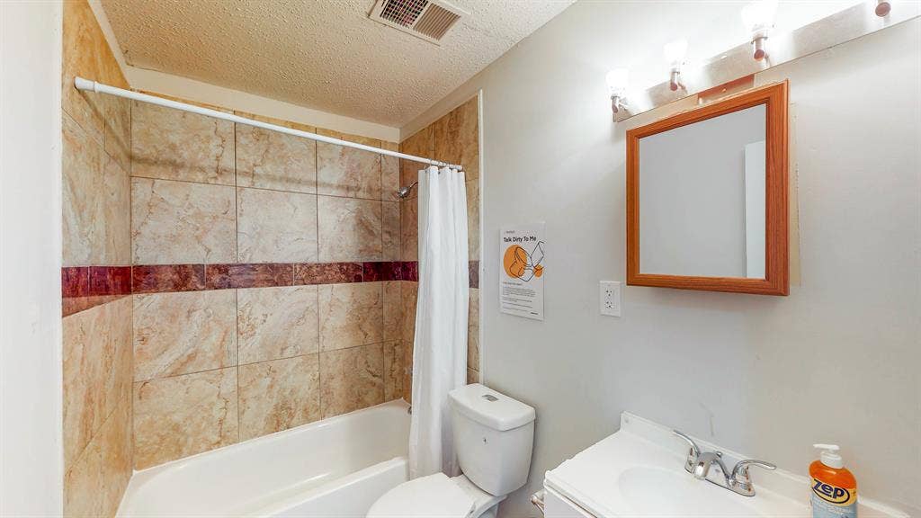 8 BR in Riverdale