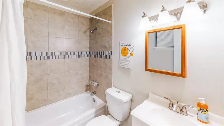 8 BR in Riverdale