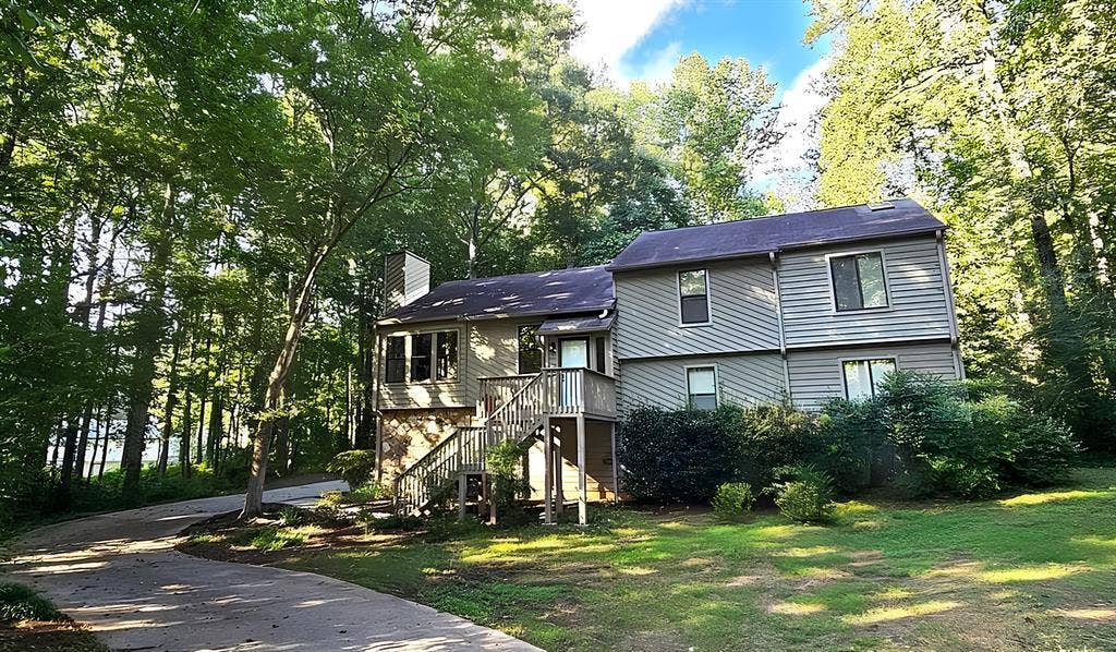 9 BR in Stone Mountain