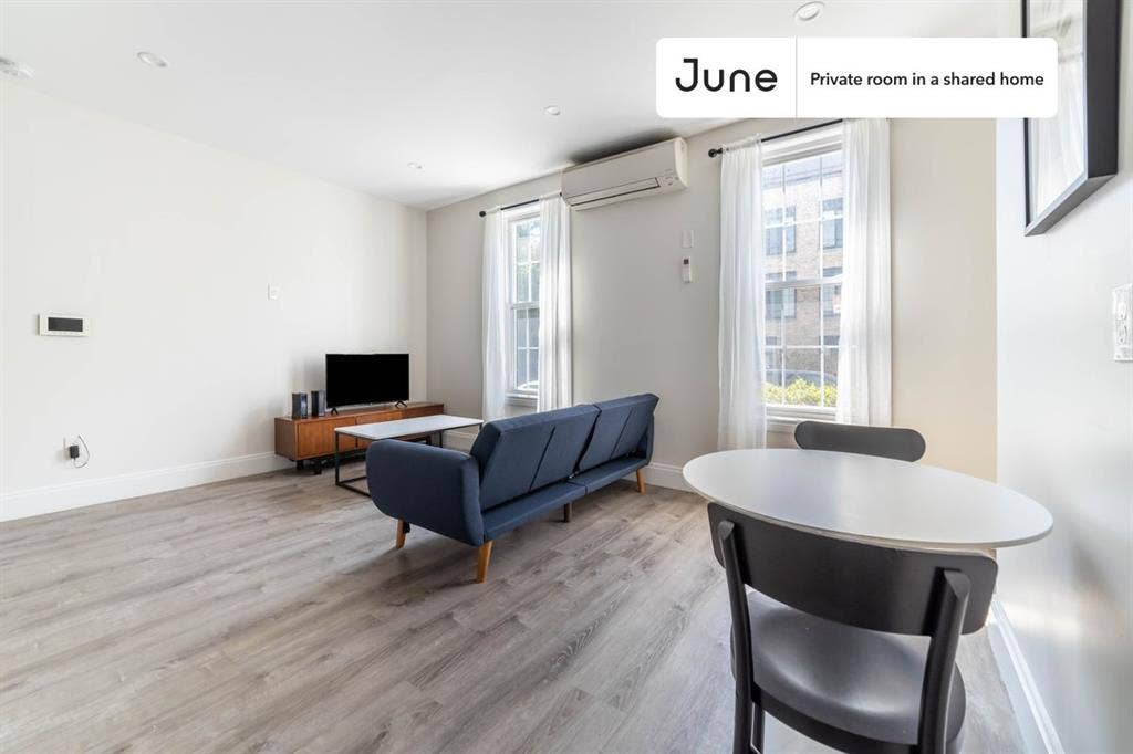 2 BR in New York City