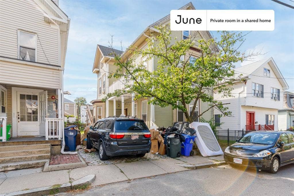 2 BR in Boston
