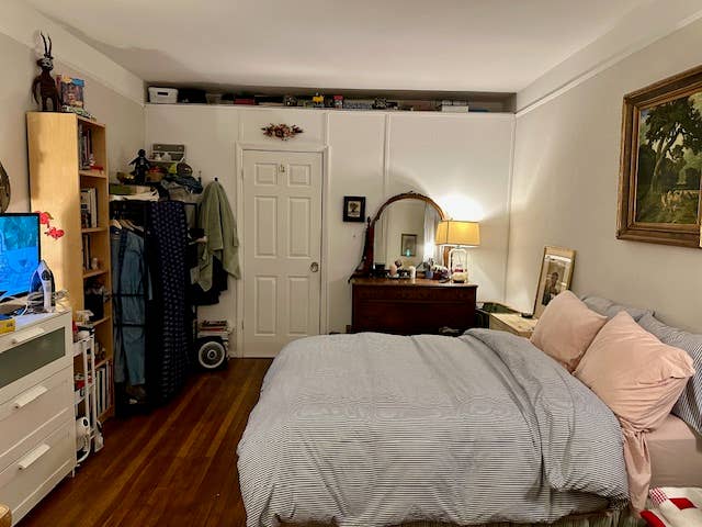 Huge Room for rent in Astoria 
