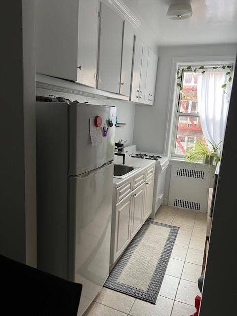 Huge Room for rent in Astoria 