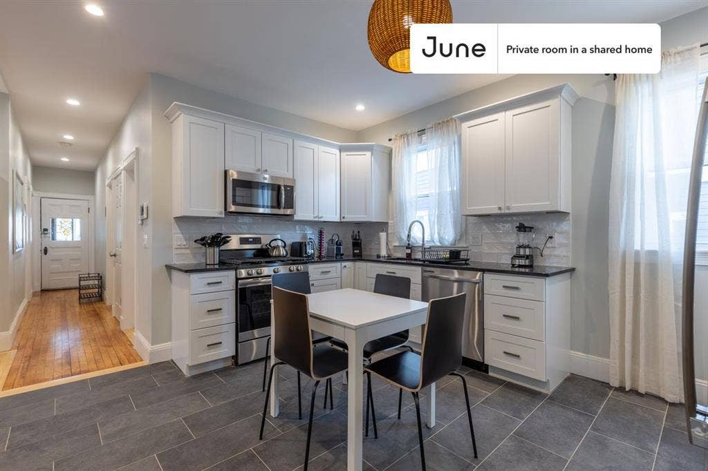 4 BR in Boston