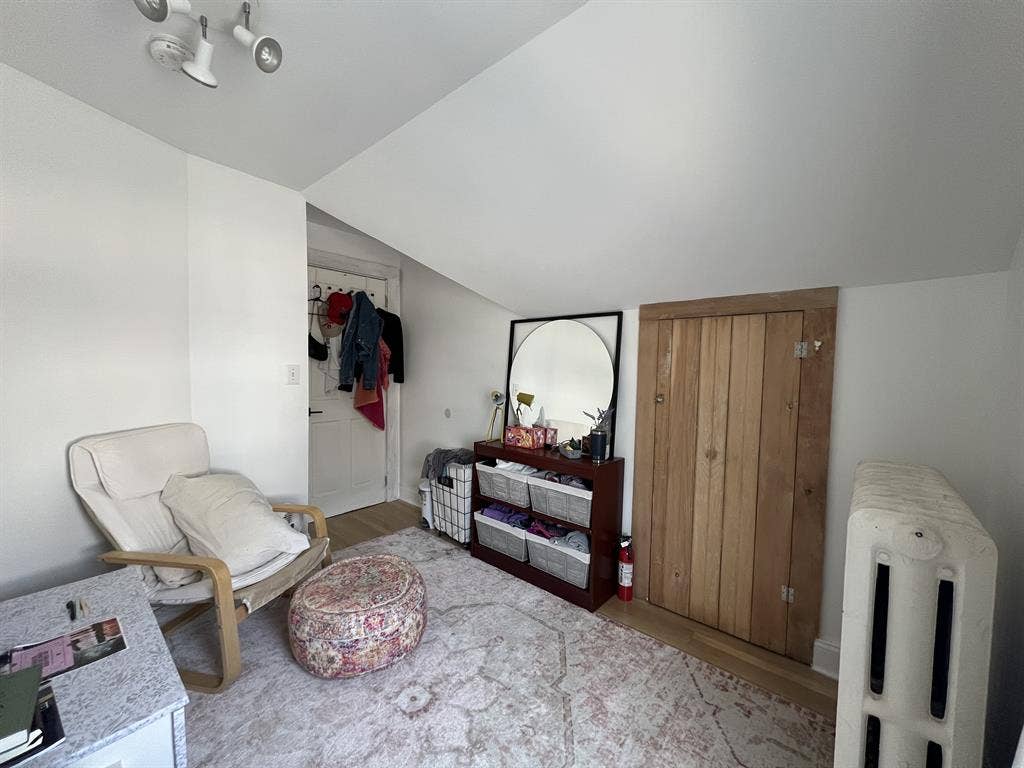 Room in cosy house, close to beach