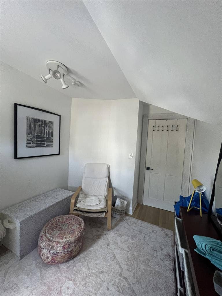 Room in cosy house, close to beach