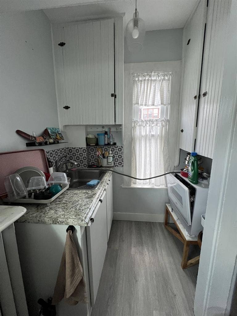 Room in cosy house, close to beach
