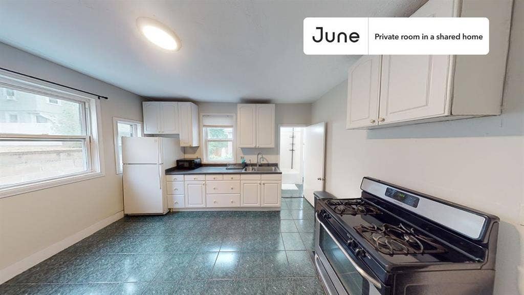 2 BR in Boston