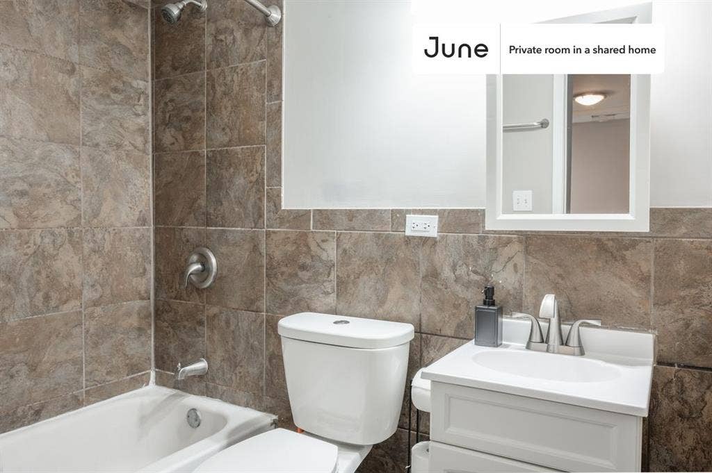 3 BR in Chicago