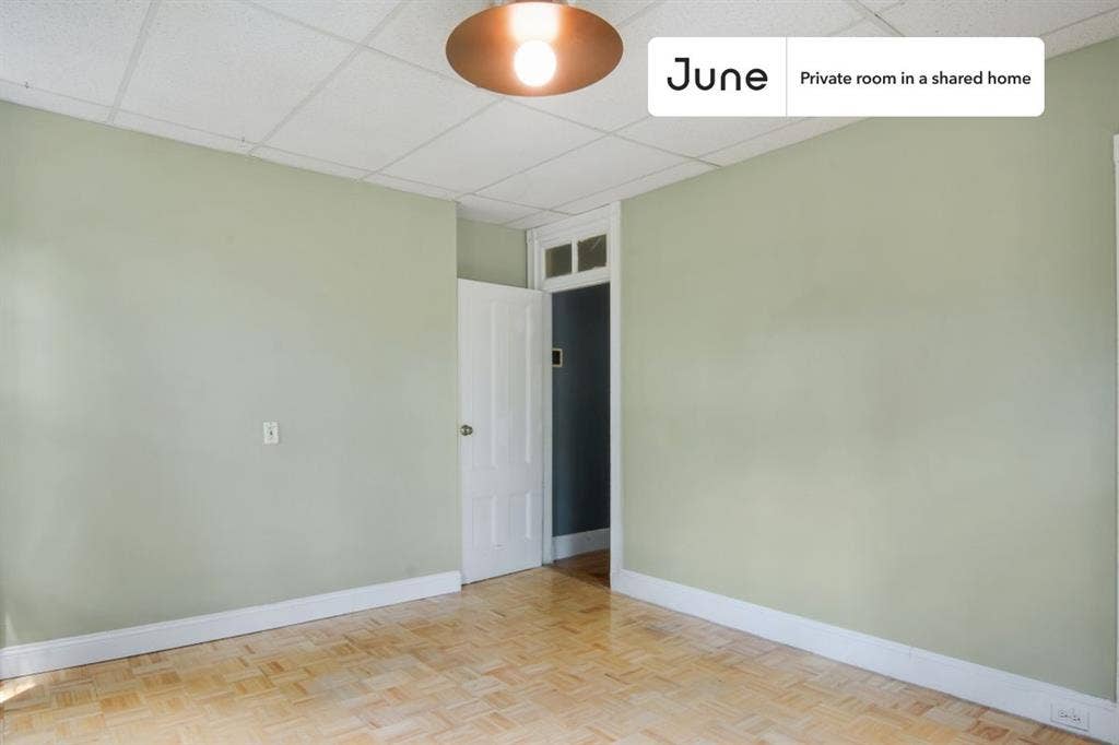 7 BR in Boston