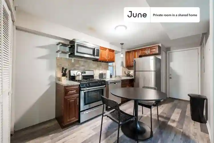 3 BR in Chicago