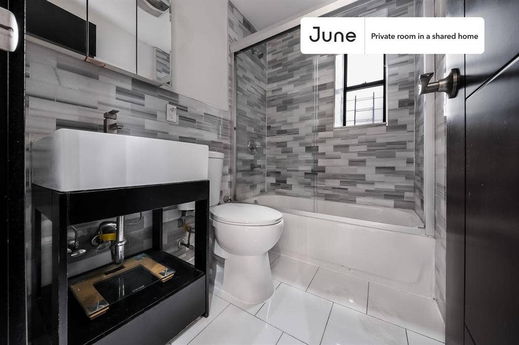 4 BR in New York City