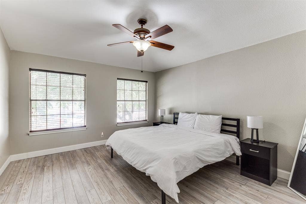 Private Room w/ Parking & WiFi