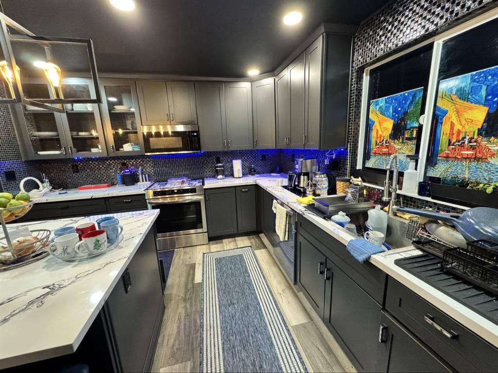 Room for rent to professionals