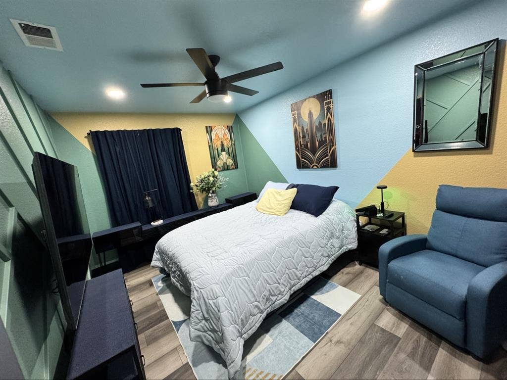 Room for rent to professionals