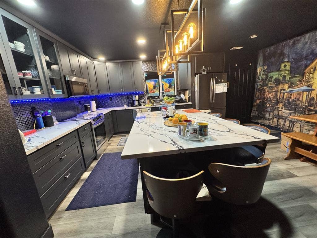 Room for rent to professionals