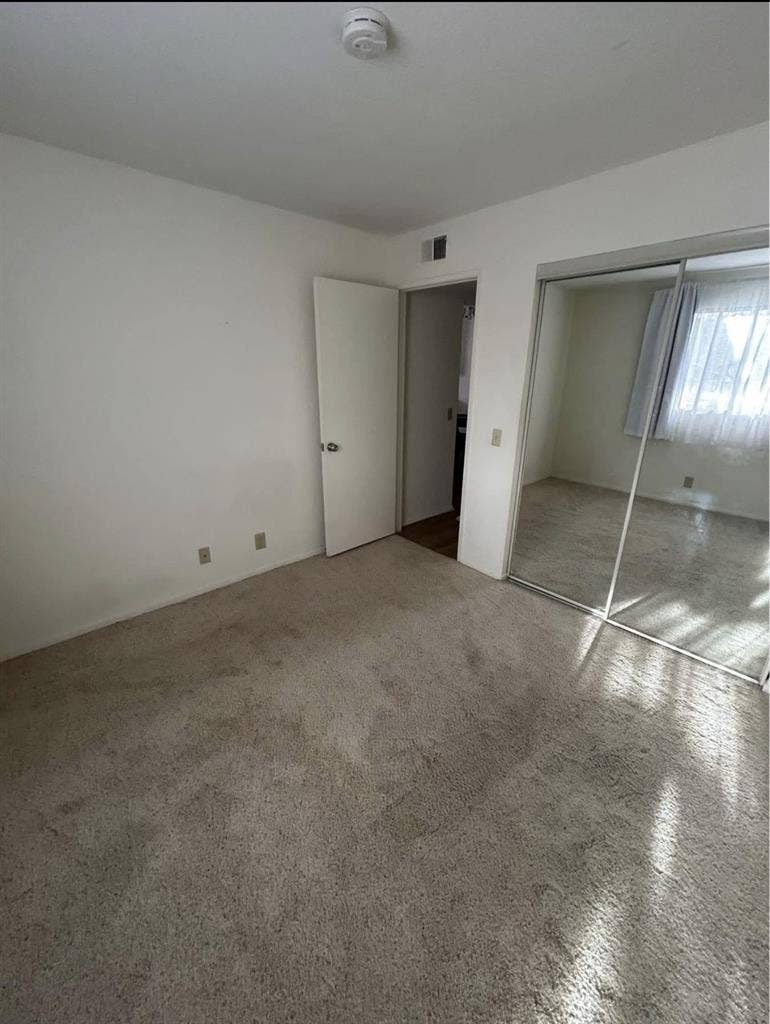 Renting a room with priv. Bathroom