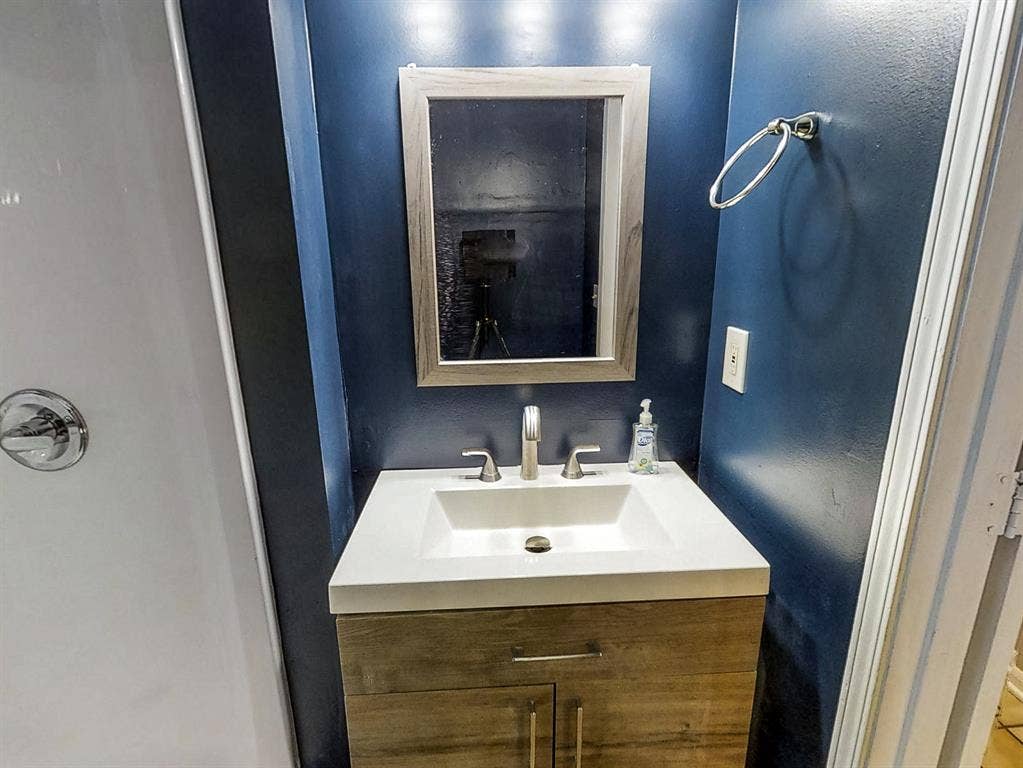 8 BR in Stone Mountain
