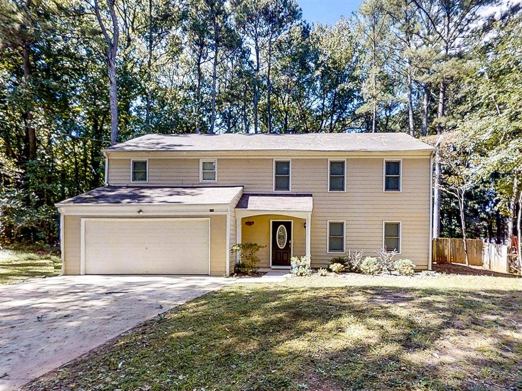 8 BR in Stone Mountain