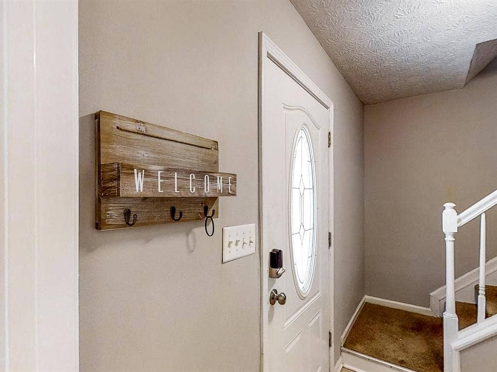 8 BR in Stone Mountain