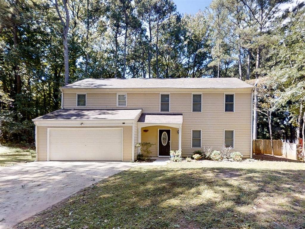 8 BR in Stone Mountain