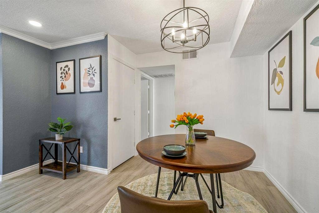 2 BR in Houston