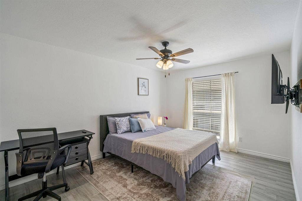2 BR in Houston