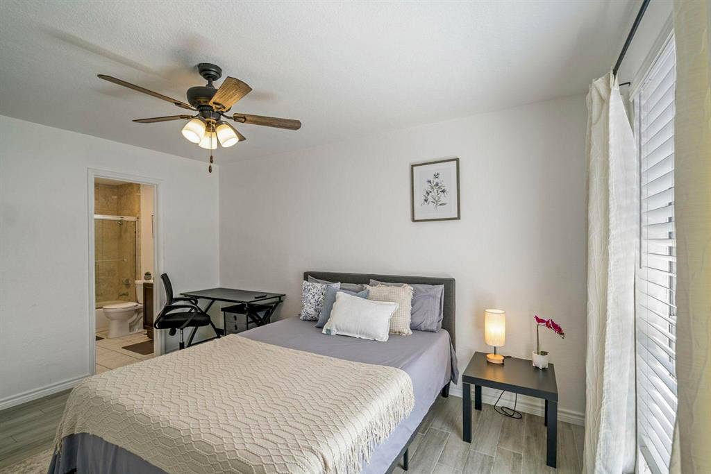 2 BR in Houston