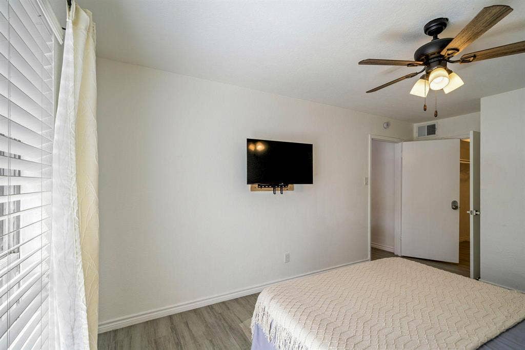 2 BR in Houston