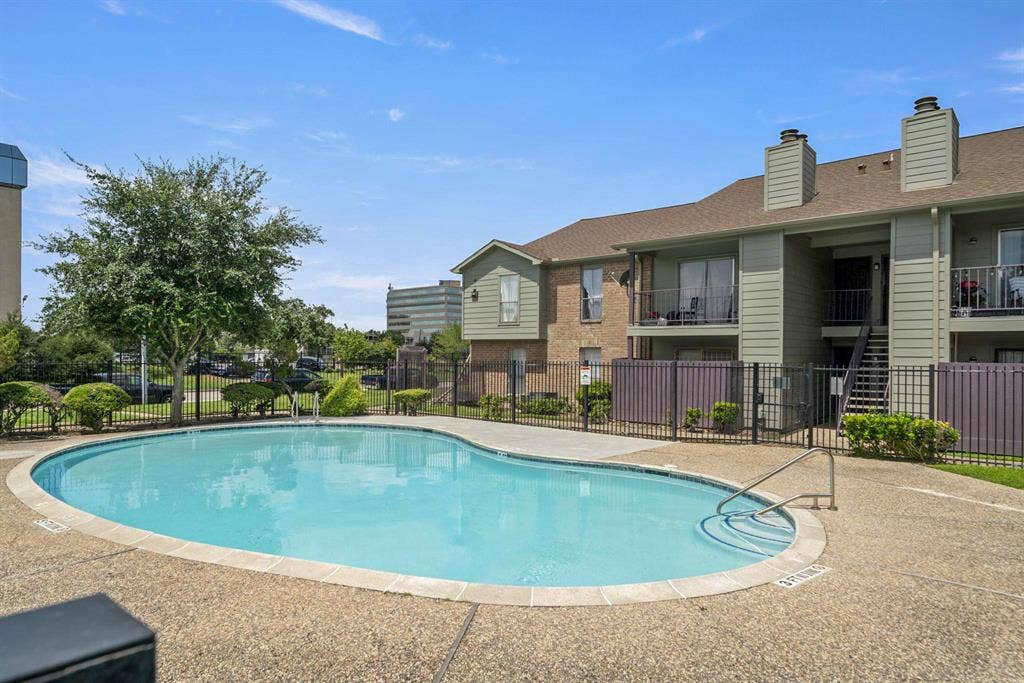 2 BR in Houston