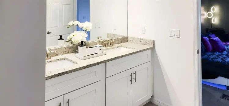 4 BR in Davenport