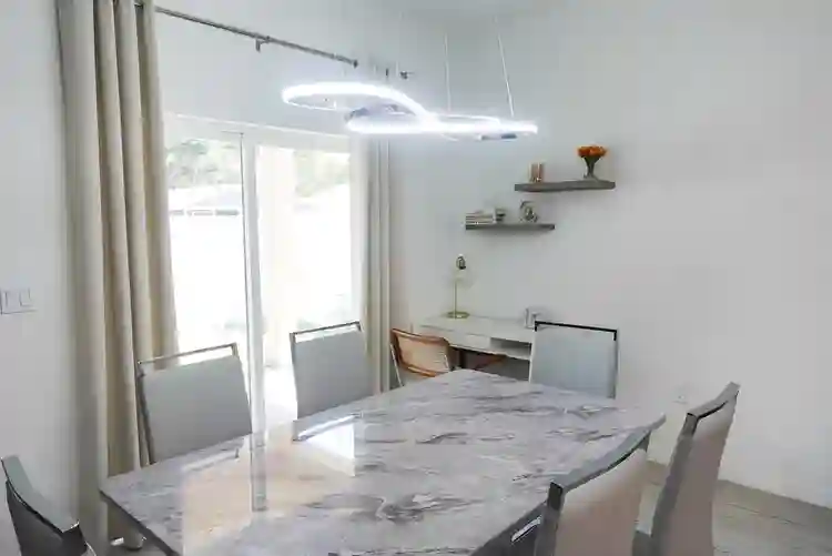 4 BR in Davenport